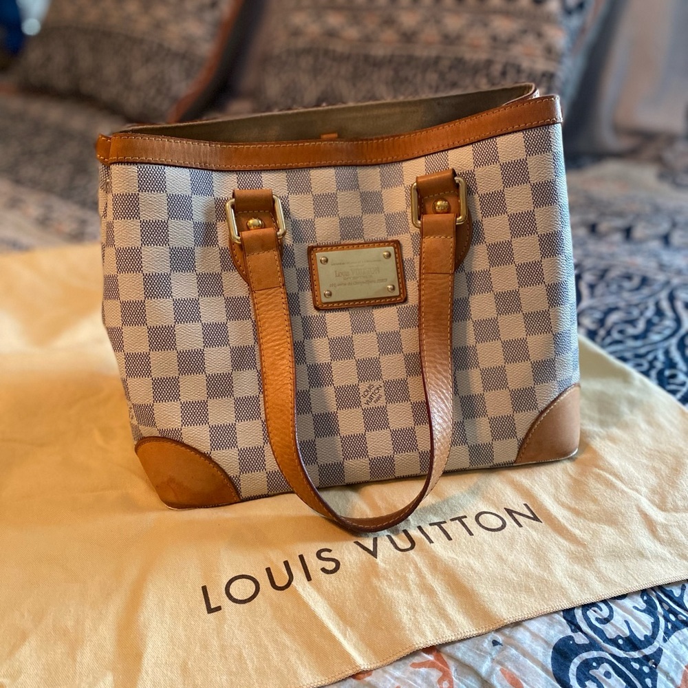 Louis Vuitton hampstead damier PM white canvas tote bag